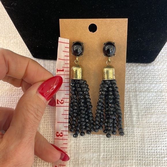 💐5/25 large bold tassel bold black gold tone statement earrings - Picture 3 of 5